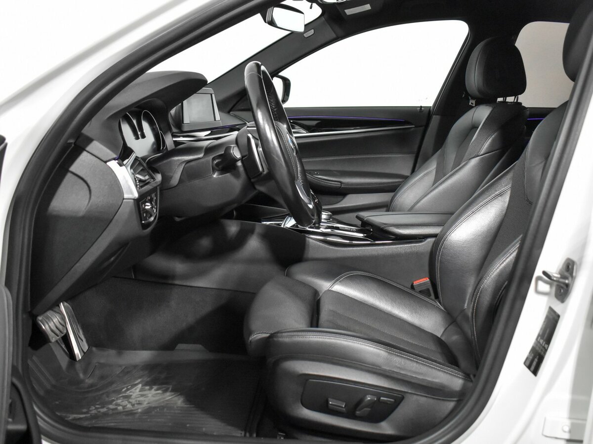 Б/У БМВ 5 серии 2017 года. Фото: #9