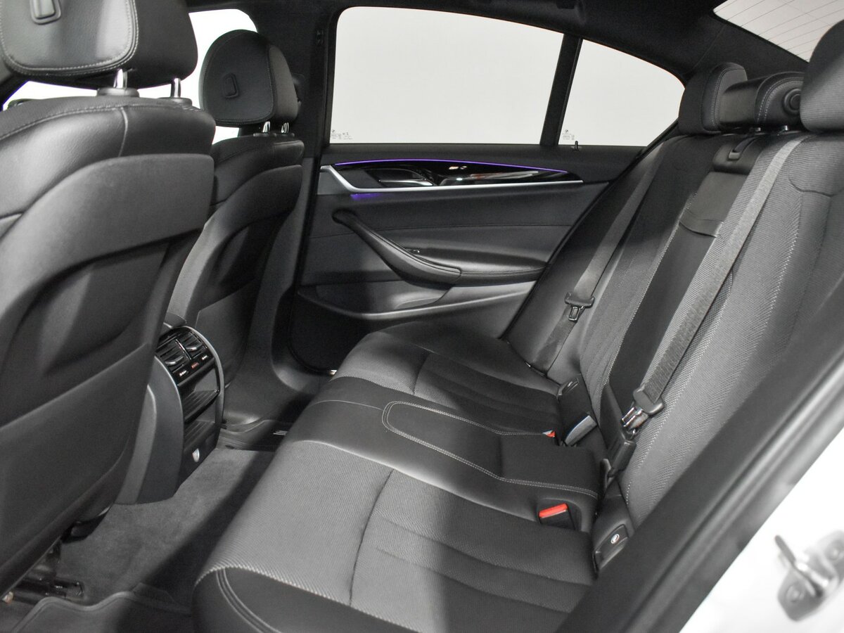 Б/У БМВ 5 серии 2017 года. Фото: #10