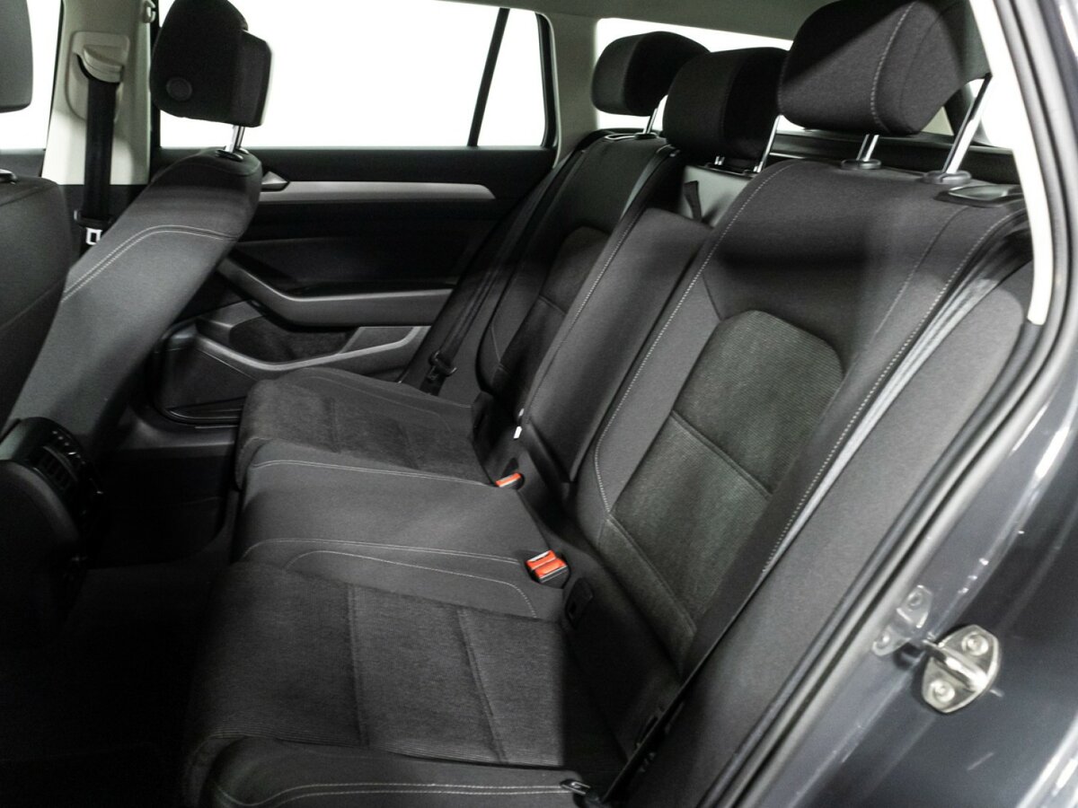 Б/У Фольксваген Пассат 2019 года. Фото: #9