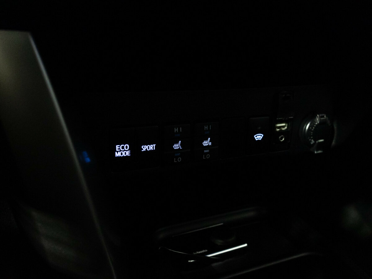 Б/У Тойота Рав4 2016 года. Фото: #15