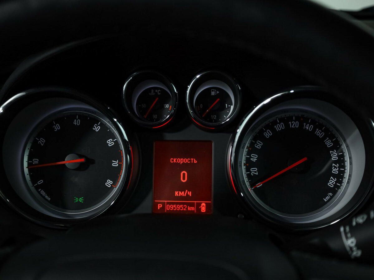 Б/У Опель Астра 2014 года. Фото: #9