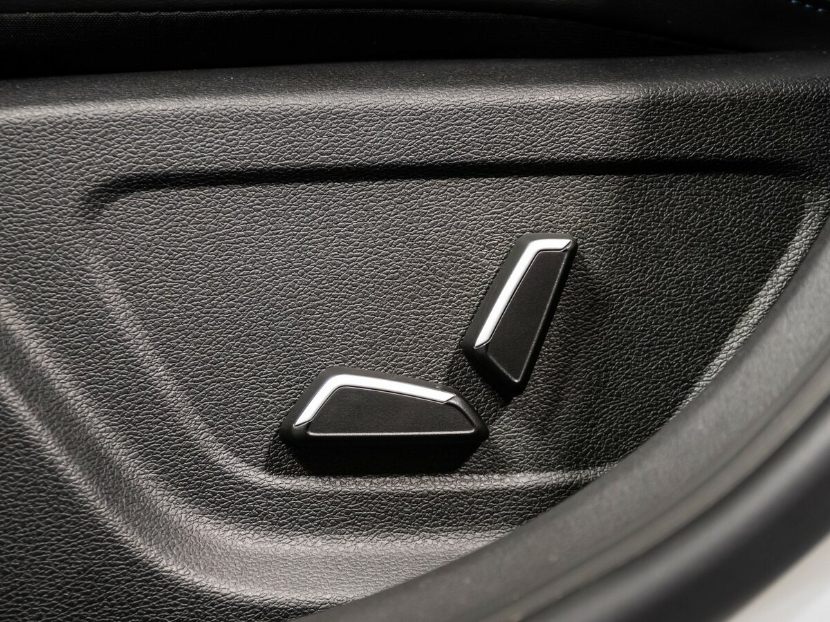 Б/У Джили Эмгранд 2023 года. Фото: #13