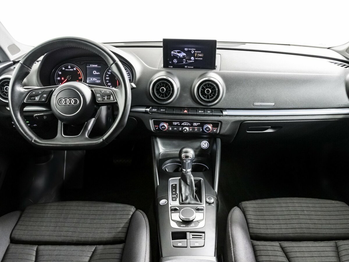 Б/У Ауди А3 2018 года. Фото: #11