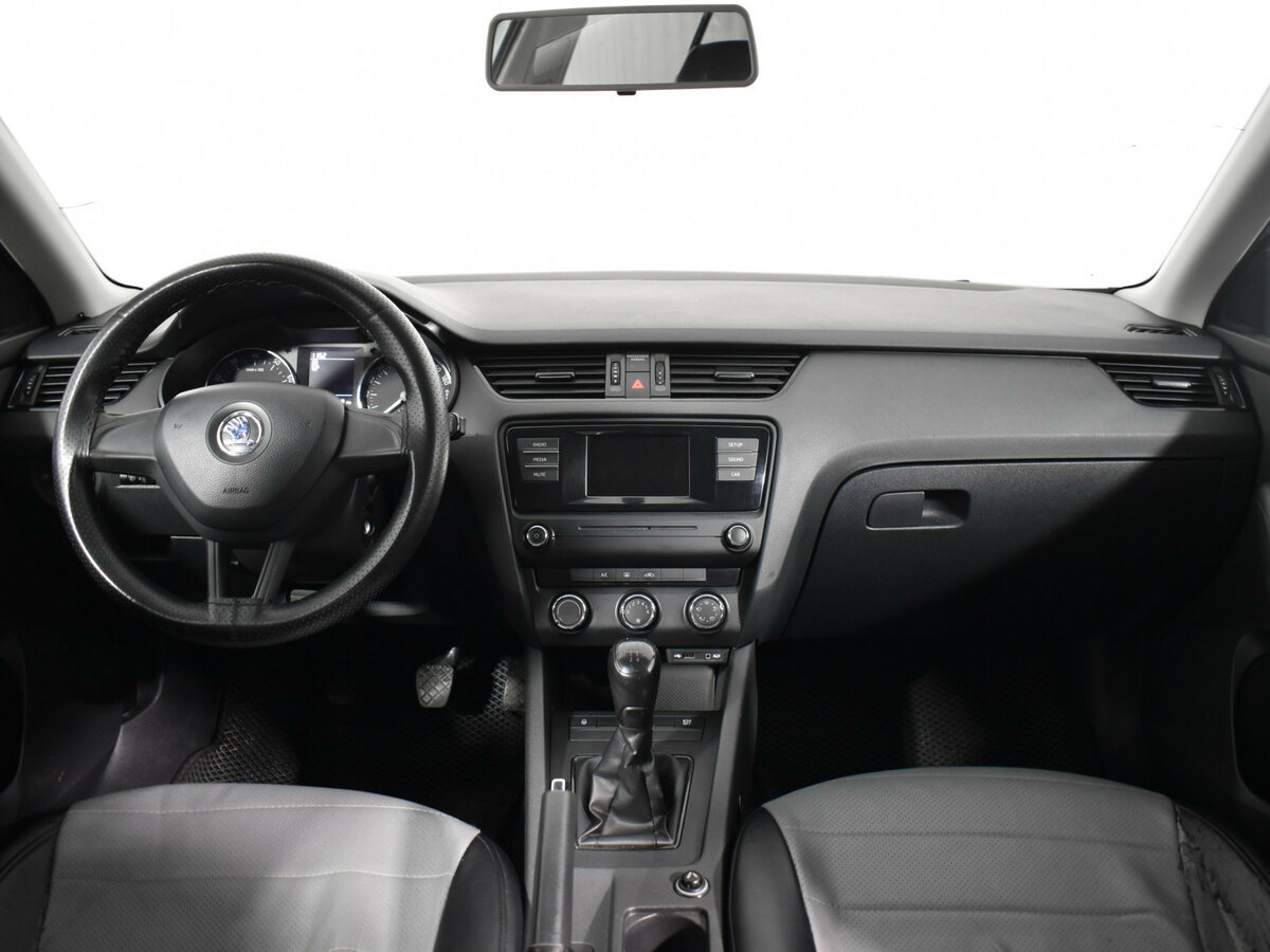 Б/У Шкода Октавия 2015 года. Фото: #9