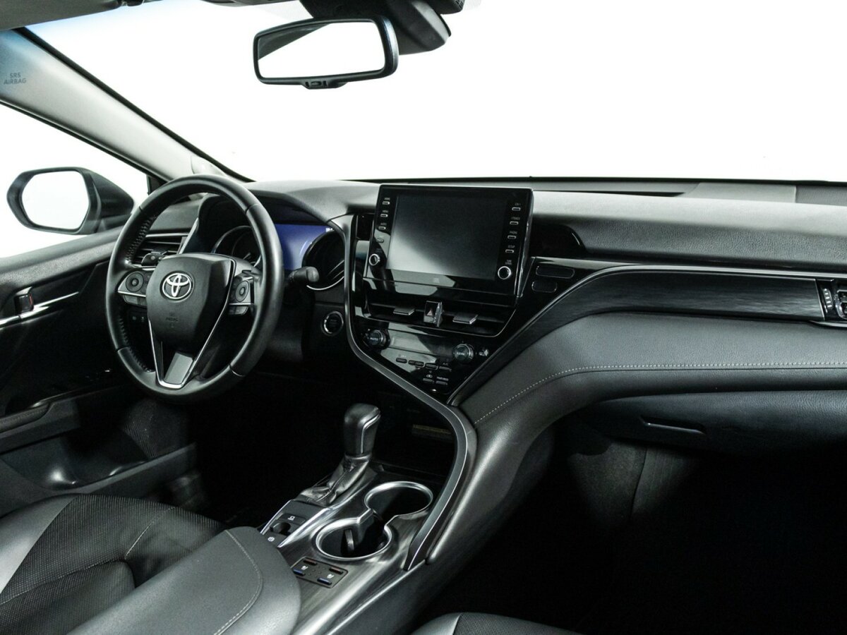 Б/У Тойота Камри 2021 года. Фото: #7