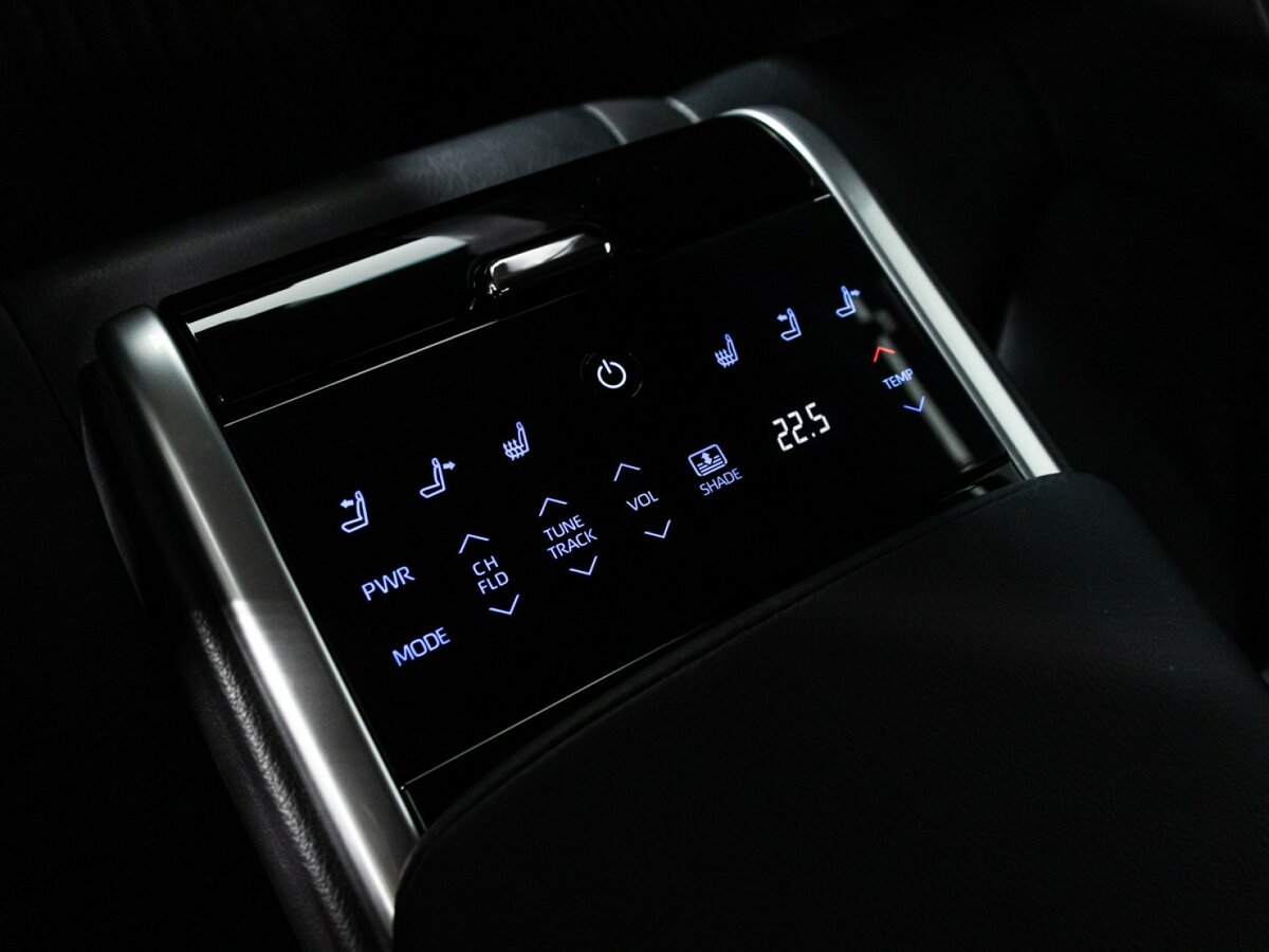 Б/У Тойота Камри 2021 года. Фото: #13