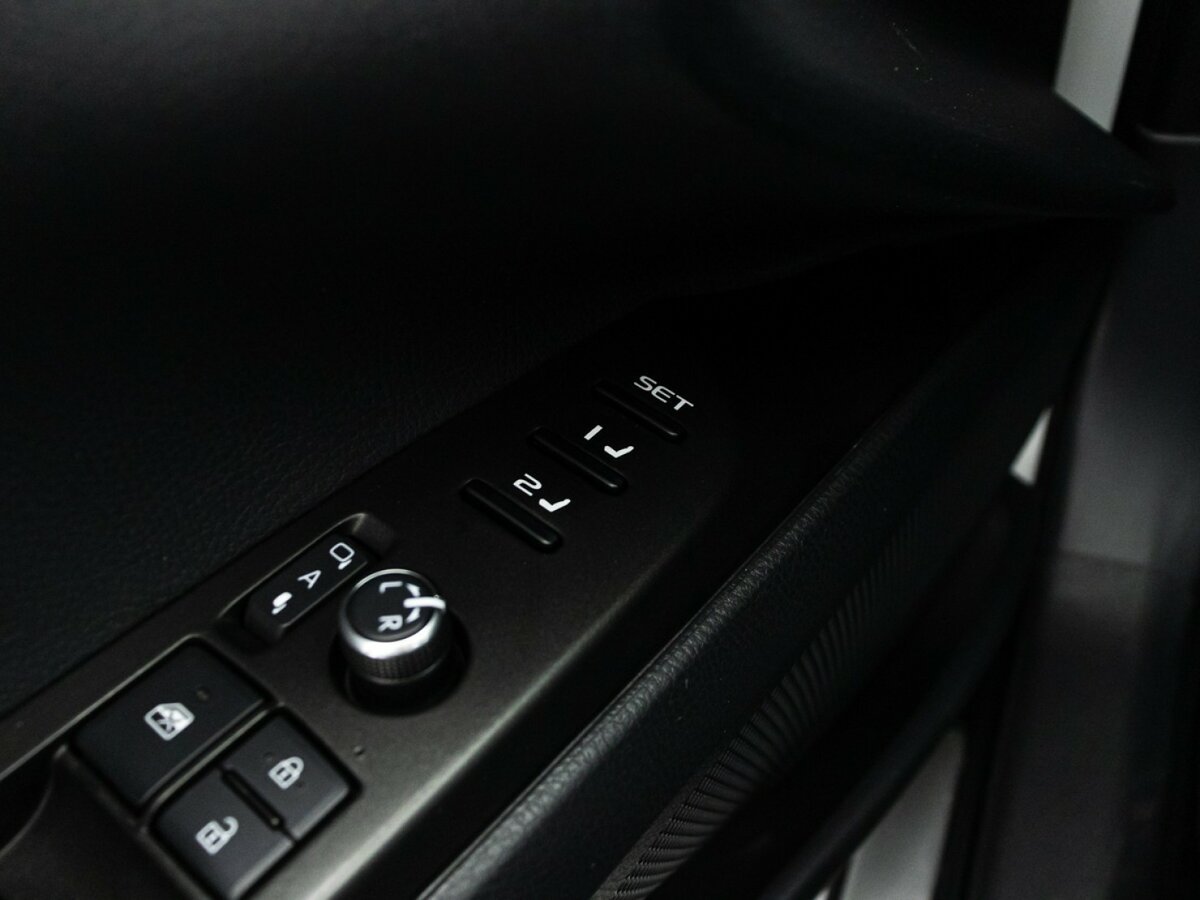 Б/У Тойота Камри 2021 года. Фото: #16