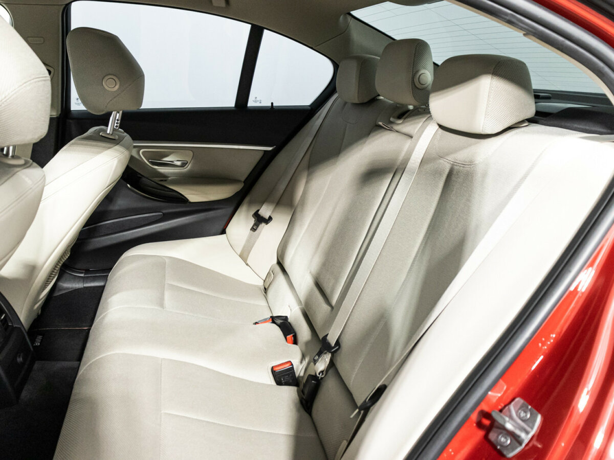 Б/У БМВ 3 серии 2016 года. Фото: #9