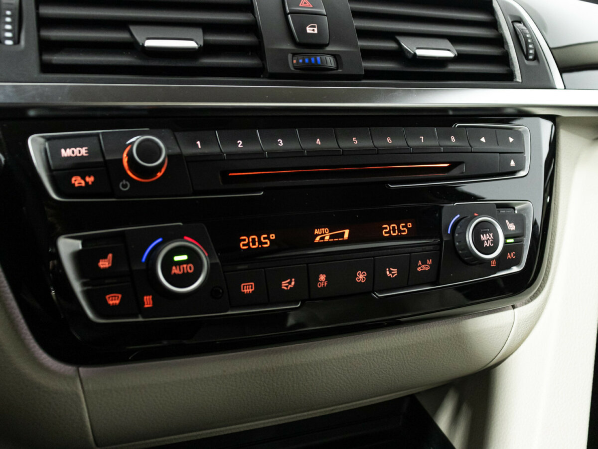 Б/У БМВ 3 серии 2016 года. Фото: #18