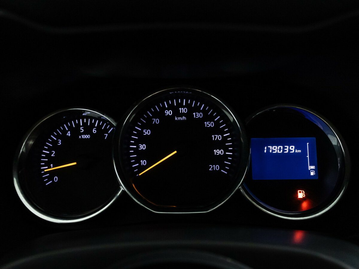 Б/У Рено Дастер 2017 года. Фото: #11