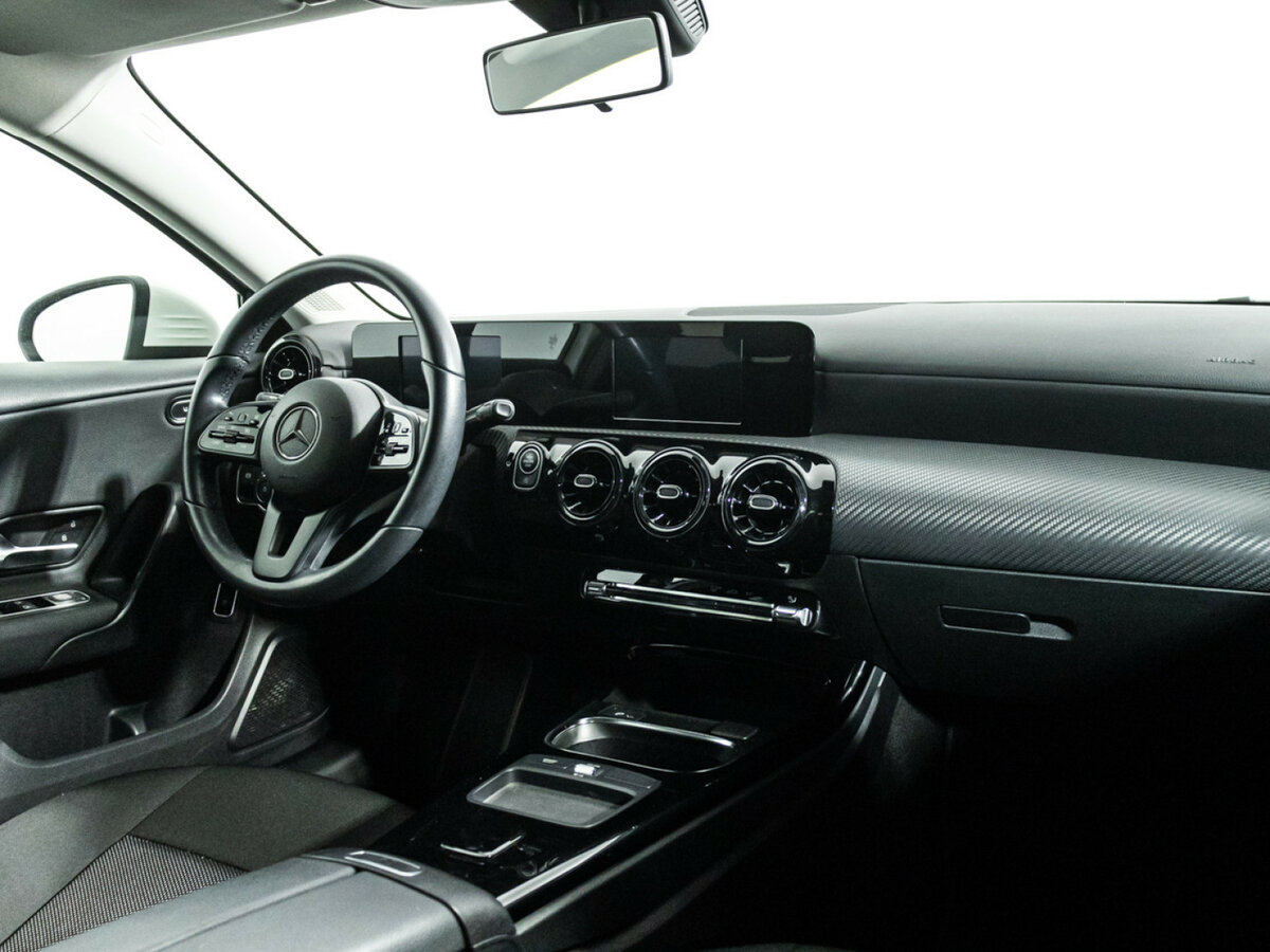 Б/У Мерседес-Бенц А-Класс 2019 года. Фото: #8