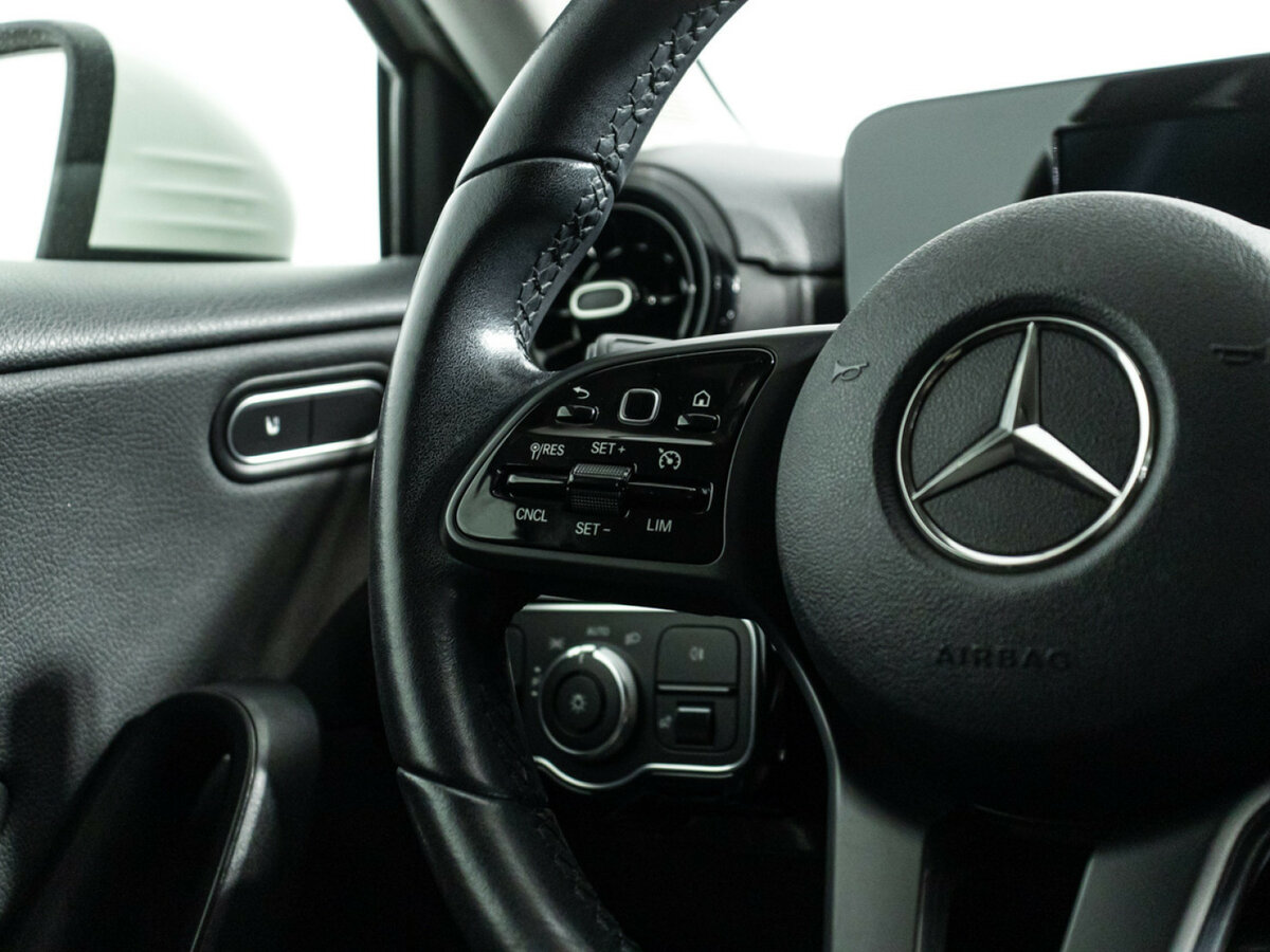 Б/У Мерседес-Бенц А-Класс 2019 года. Фото: #16