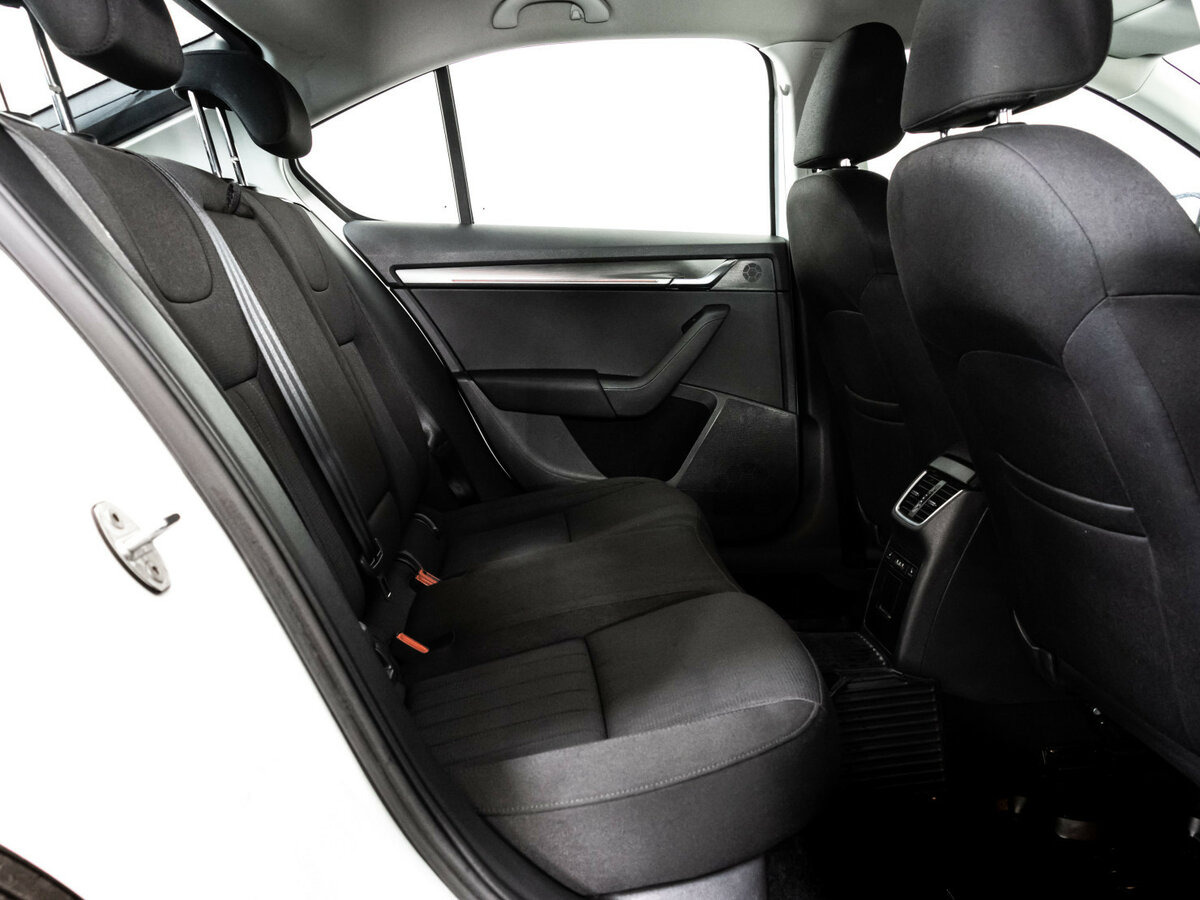 Б/У Шкода Октавия 2017 года. Фото: #12