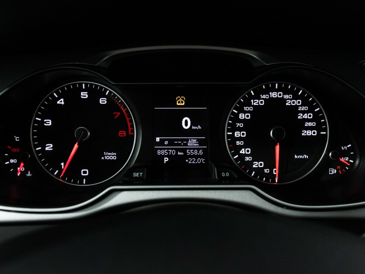 Б/У Ауди А4 2015 года. Фото: #11