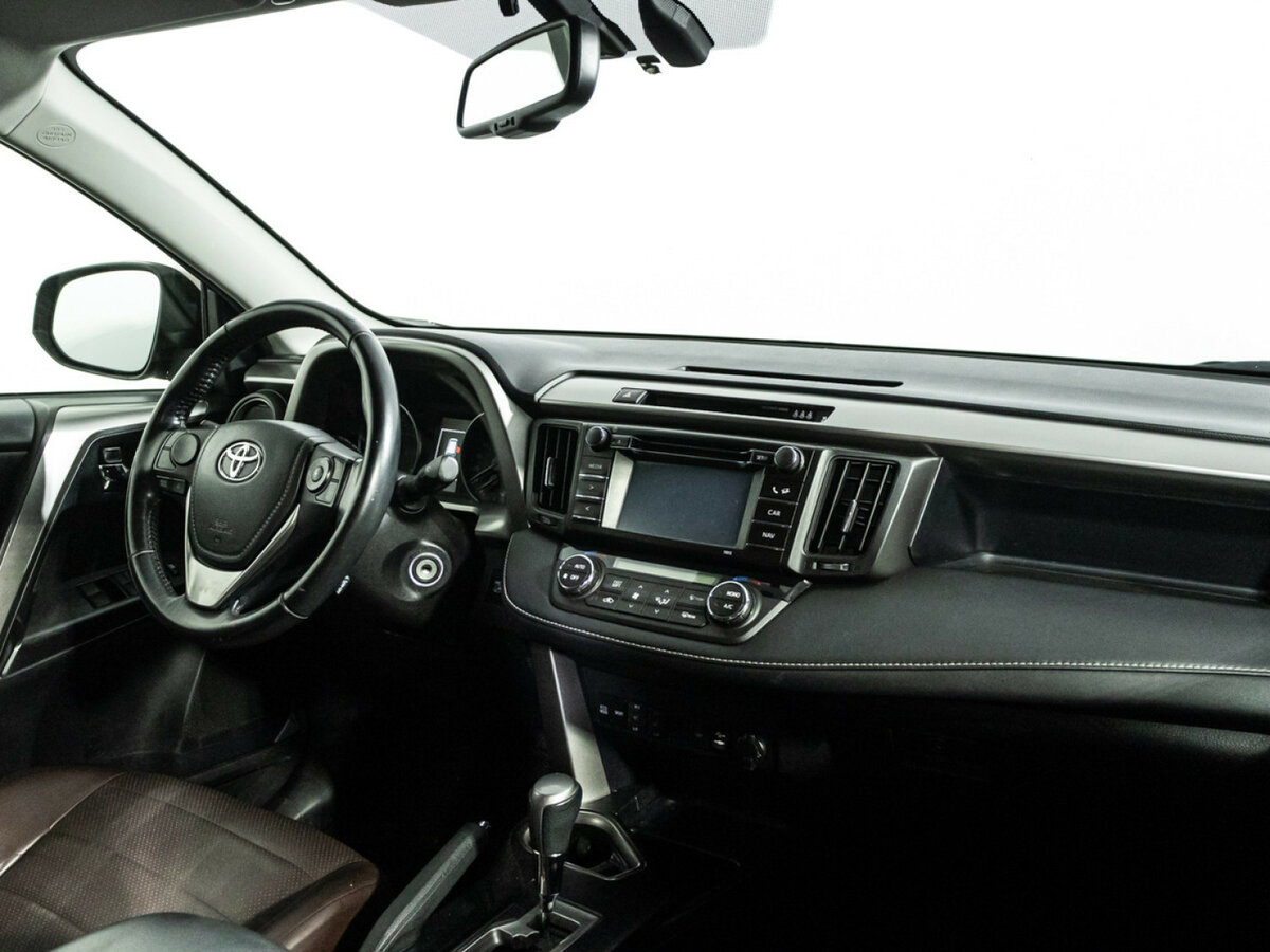 Б/У Тойота Рав4 2016 года. Фото: #6