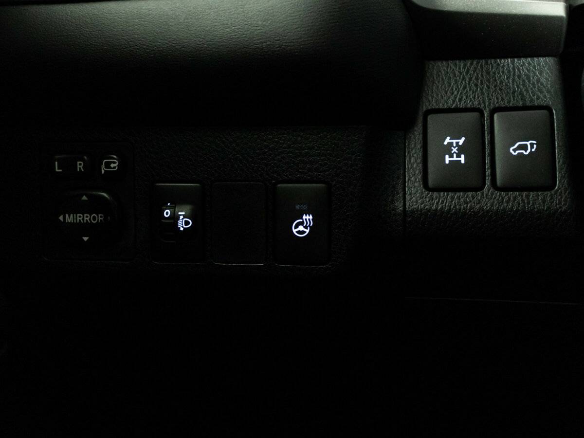 Б/У Тойота Рав4 2016 года. Фото: #15