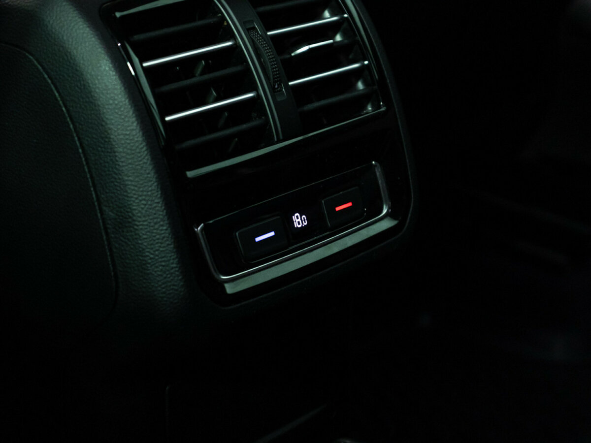 Б/У Фольксваген Пассат 2017 года. Фото: #19