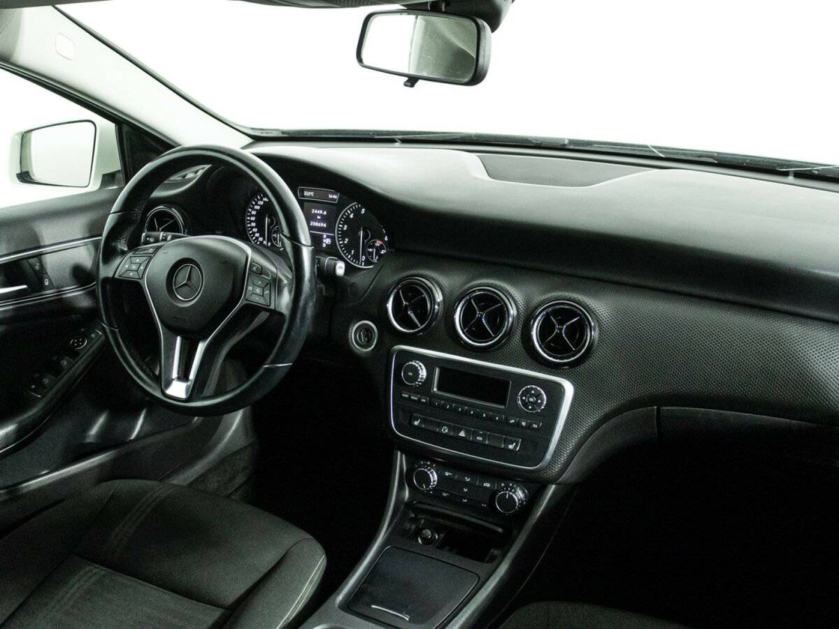 Б/У Мерседес-Бенц А-Класс 2013 года. Фото: #8