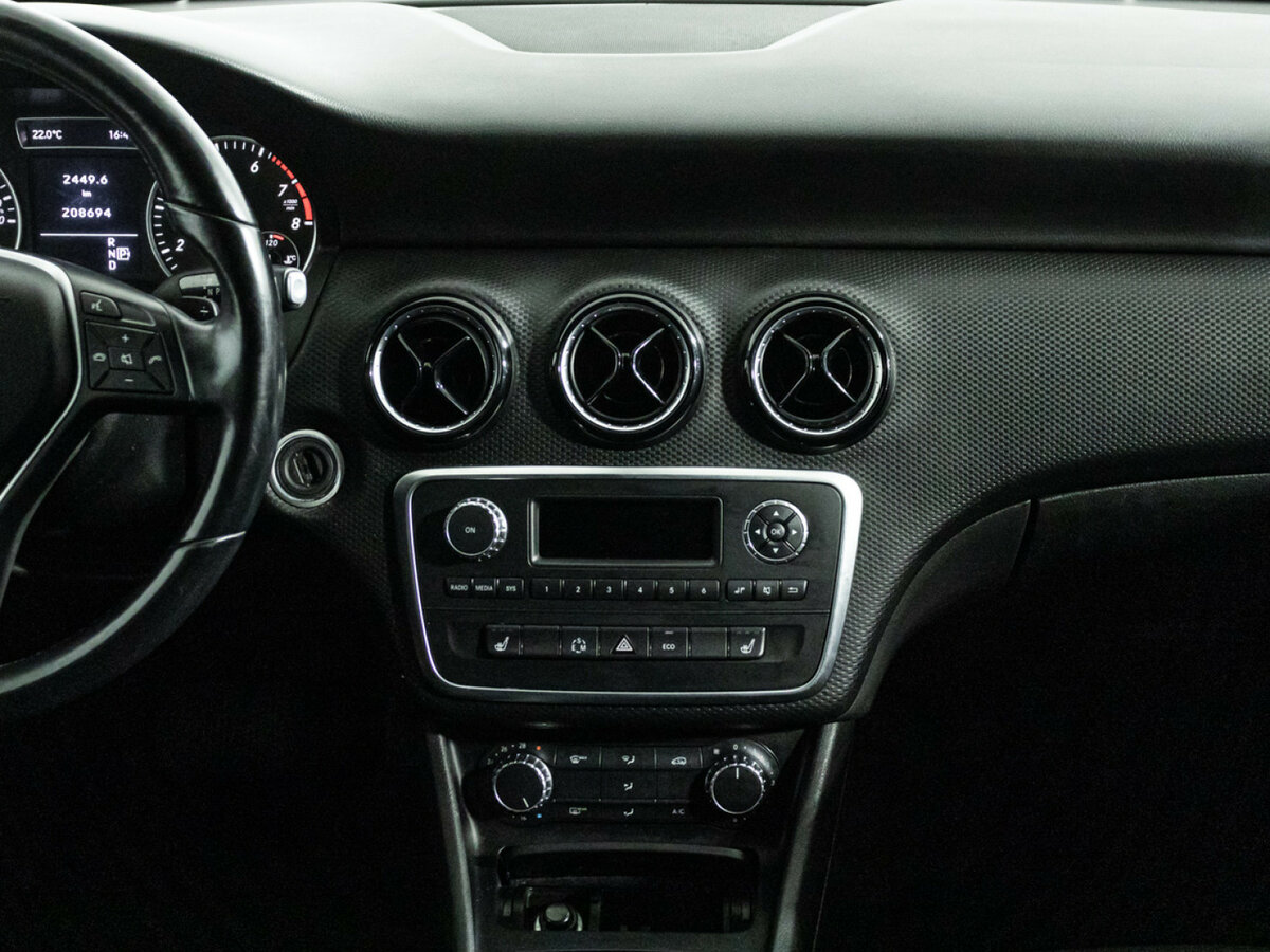 Б/У Мерседес-Бенц А-Класс 2013 года. Фото: #13