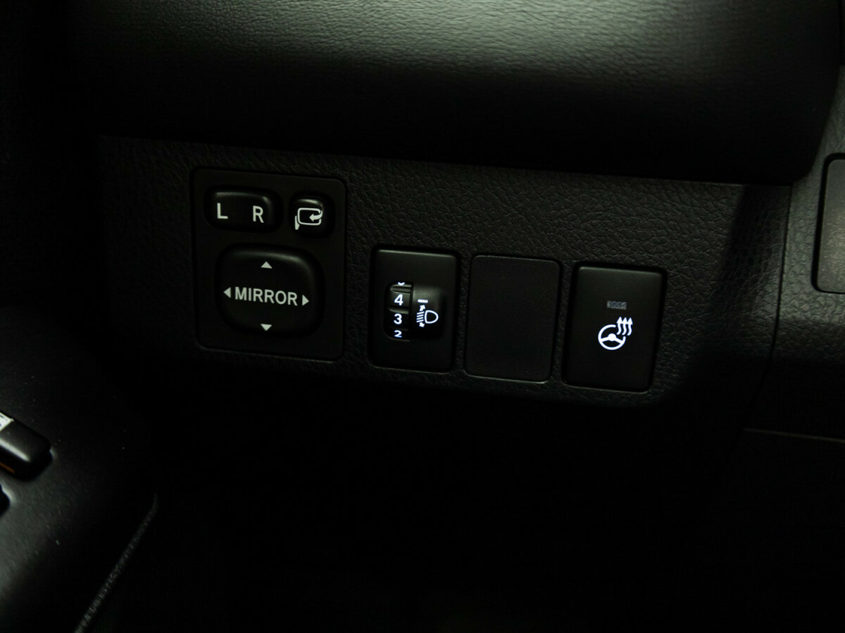 Б/У Тойота Рав4 2016 года. Фото: #17