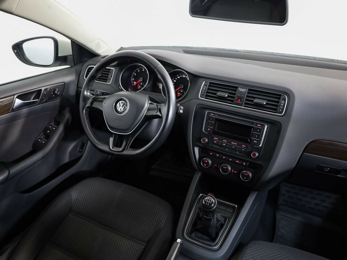 Б/У Фольксваген Джетта 2015 года. Фото: #6