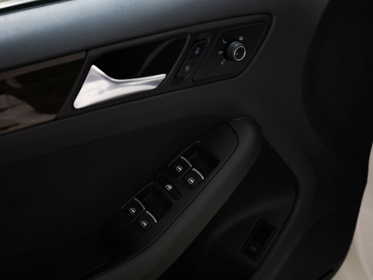 Б/У Фольксваген Джетта 2015 года. Фото: #10