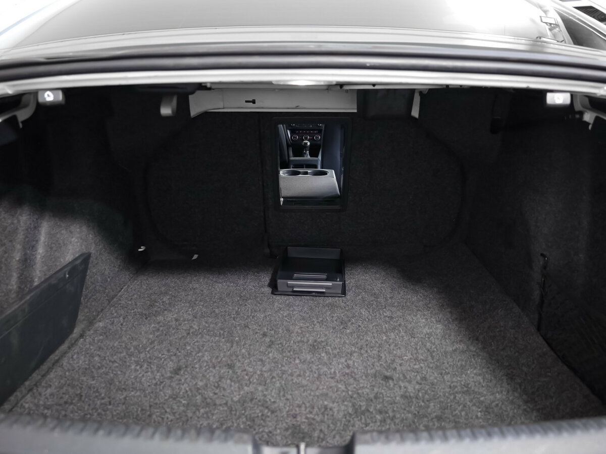 Б/У Фольксваген Джетта 2015 года. Фото: #18