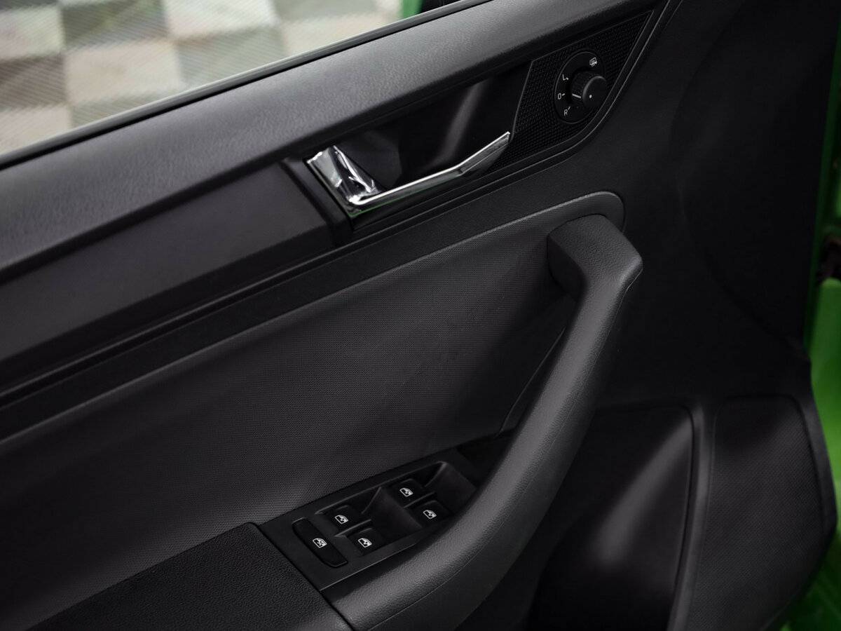 Б/У Шкода Рапид 2018 года. Фото: #10