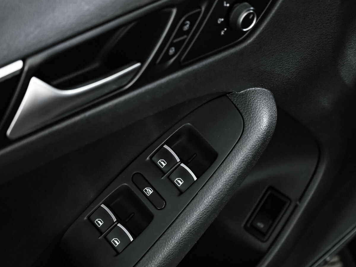 Б/У Фольксваген Джетта 2017 года. Фото: #21