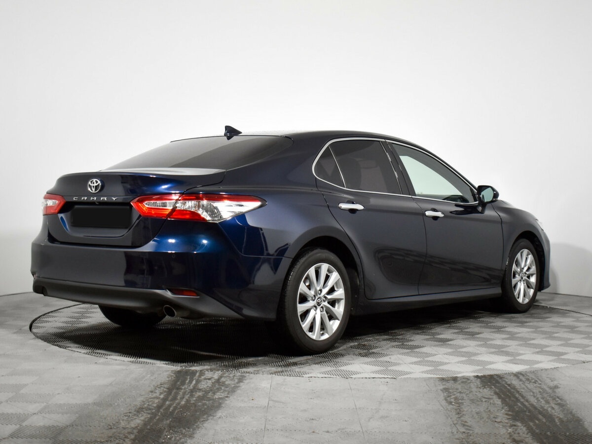 Б/У Тойота Камри 2018 года. Фото: #3