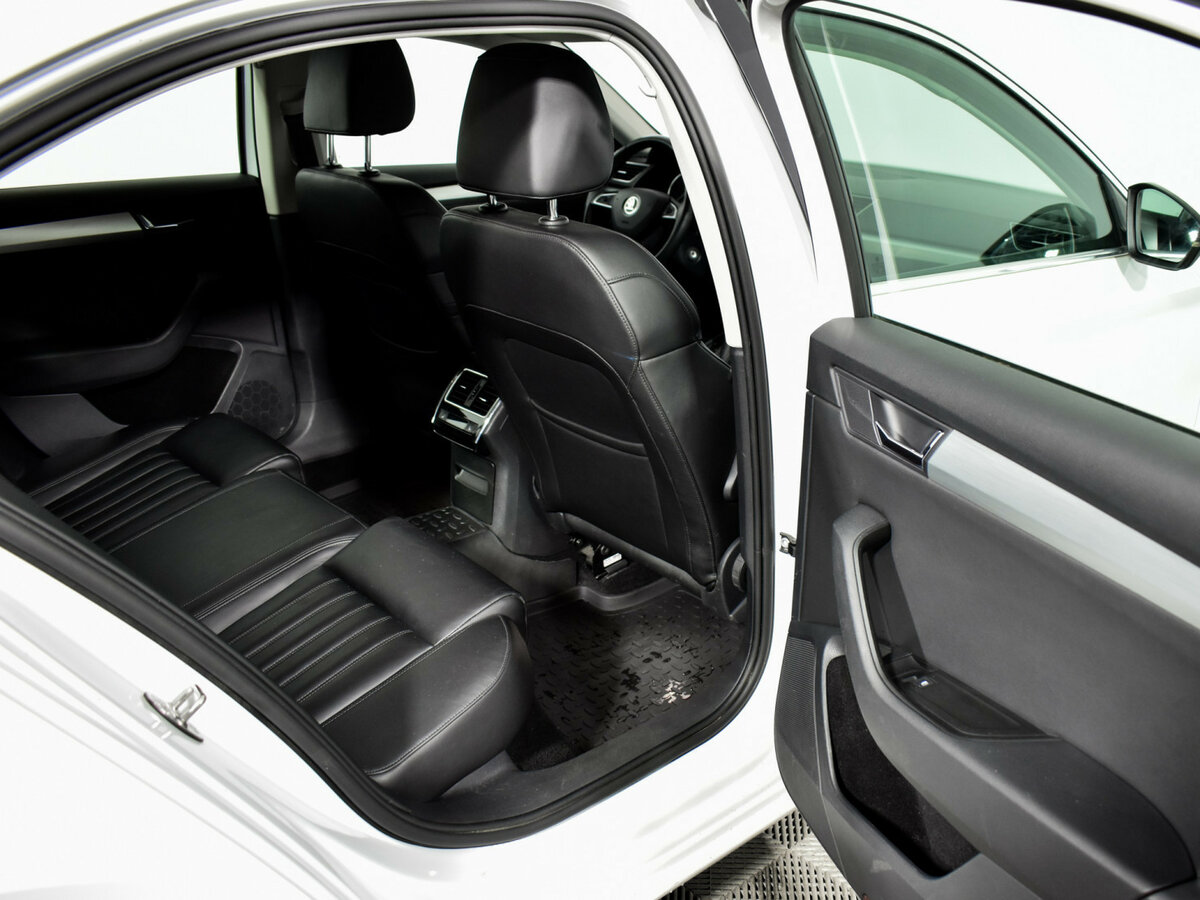 Б/У Шкода Суперб 2018 года. Фото: #9