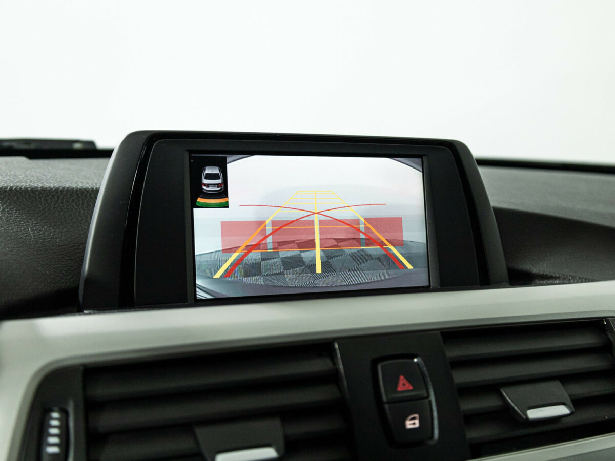 Б/У БМВ 3 серии 2015 года. Фото: #17