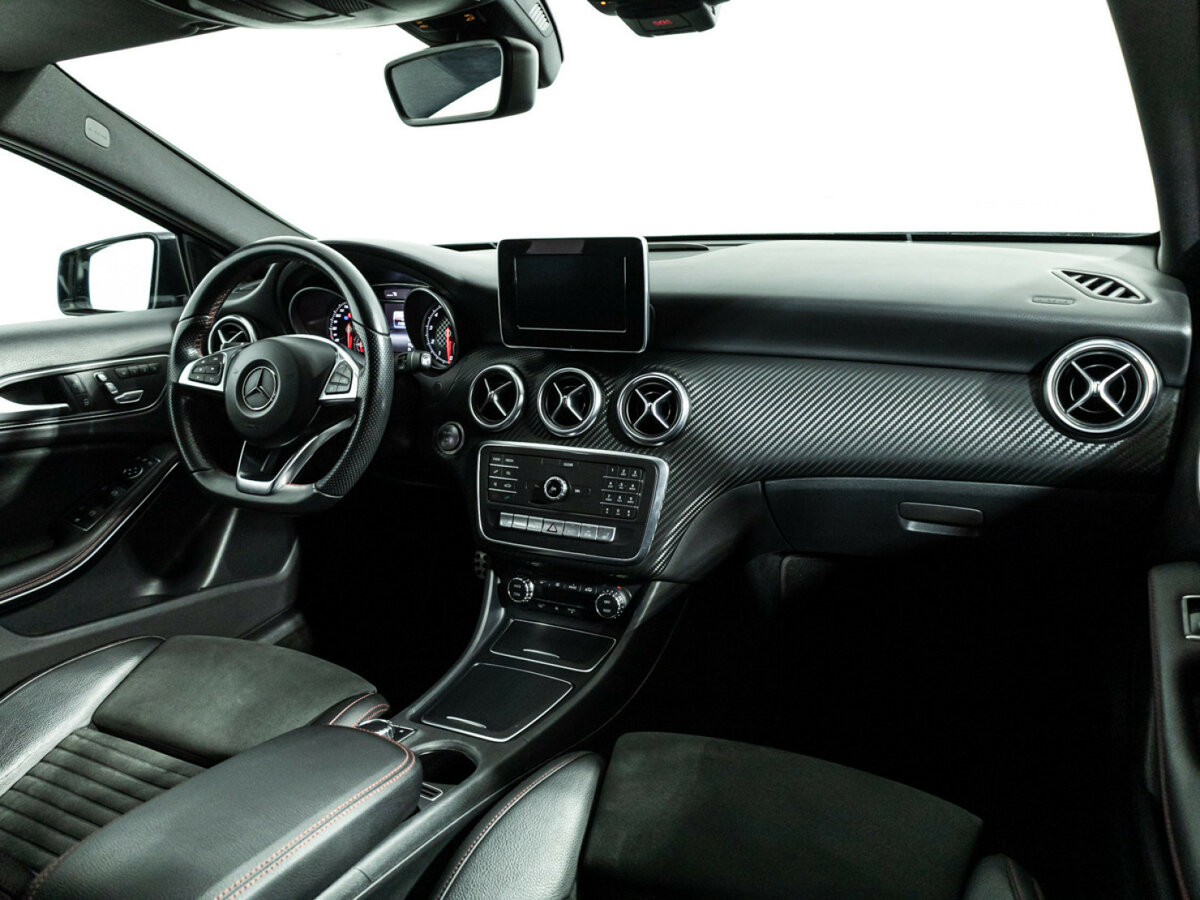 Б/У Мерседес-Бенц А-Класс 2016 года. Фото: #8