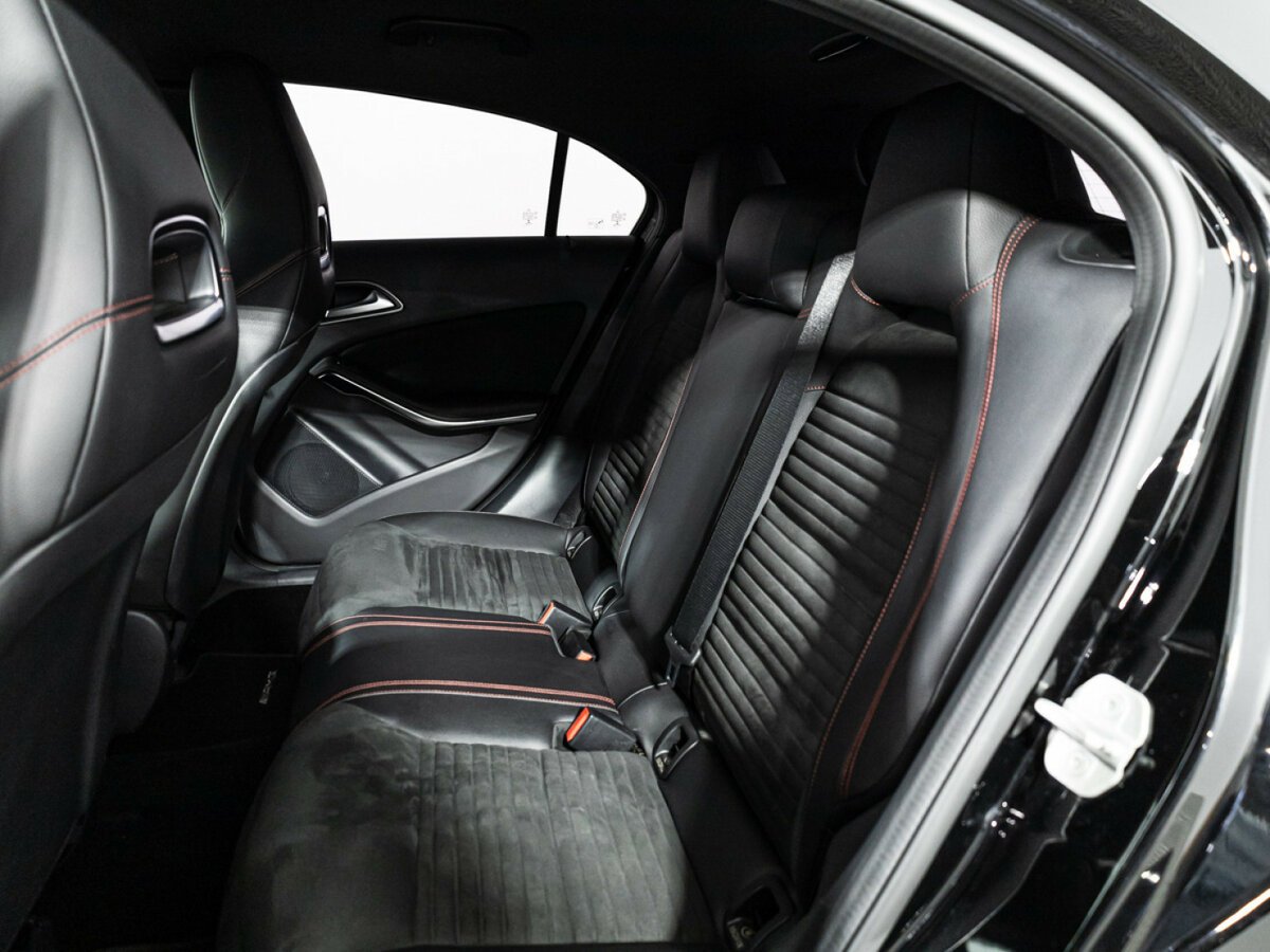 Б/У Мерседес-Бенц А-Класс 2016 года. Фото: #9