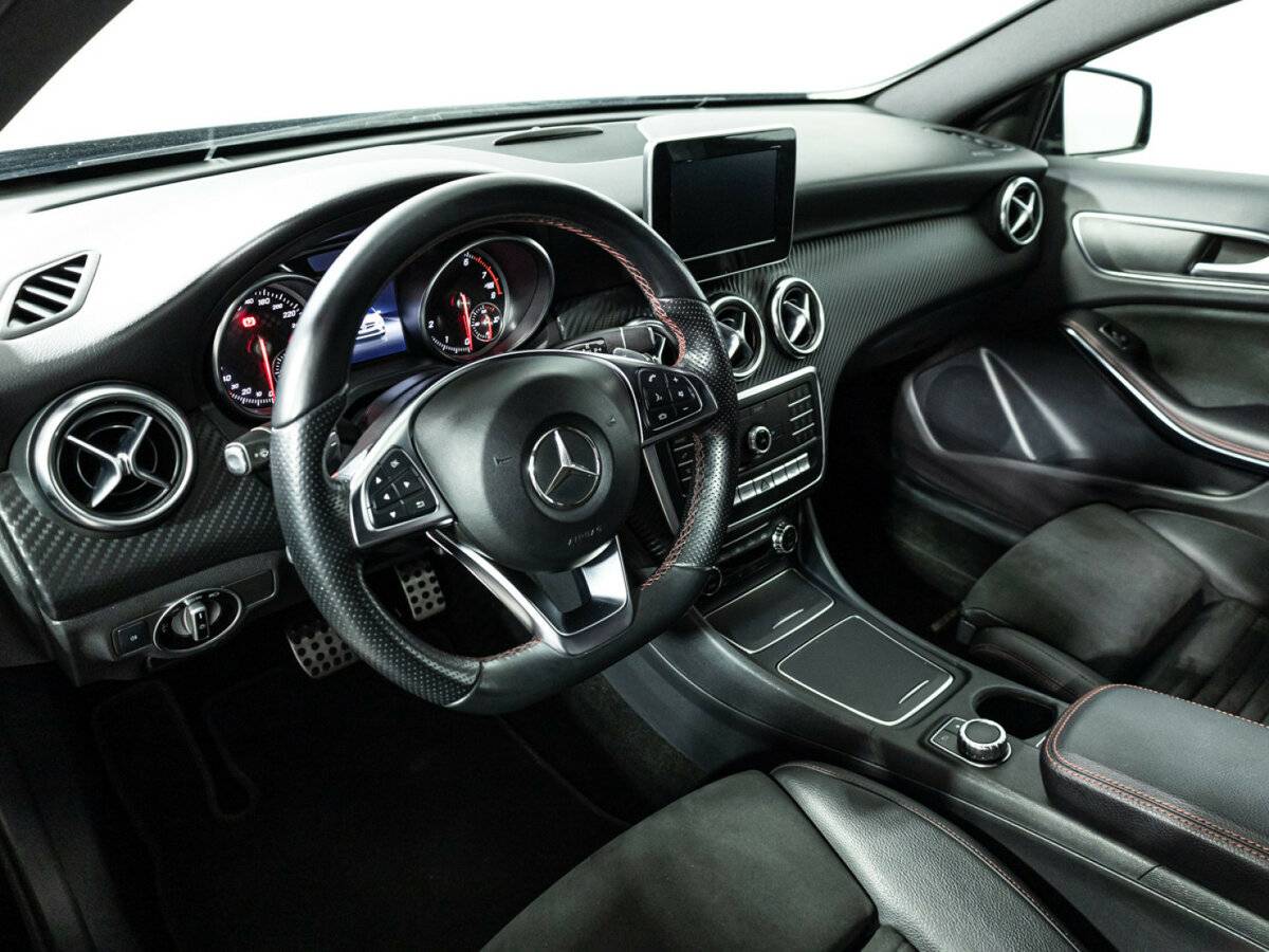 Б/У Мерседес-Бенц А-Класс 2016 года. Фото: #10