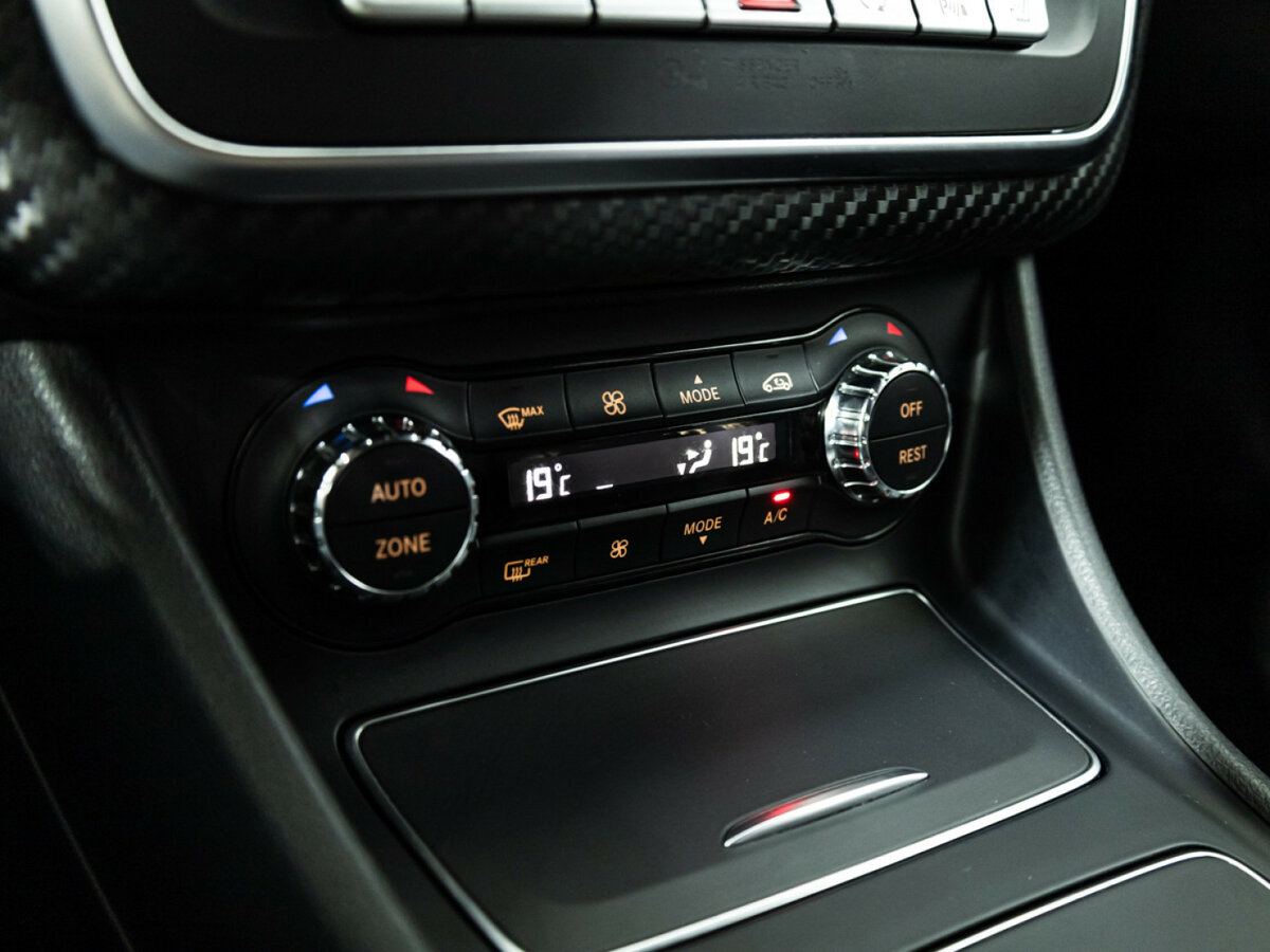 Б/У Мерседес-Бенц А-Класс 2016 года. Фото: #19