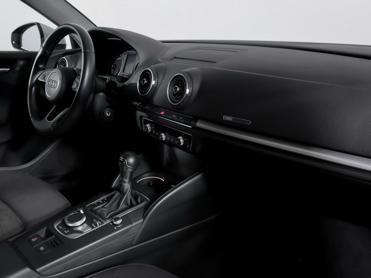 Б/У Ауди А3 2019 года. Фото: #6