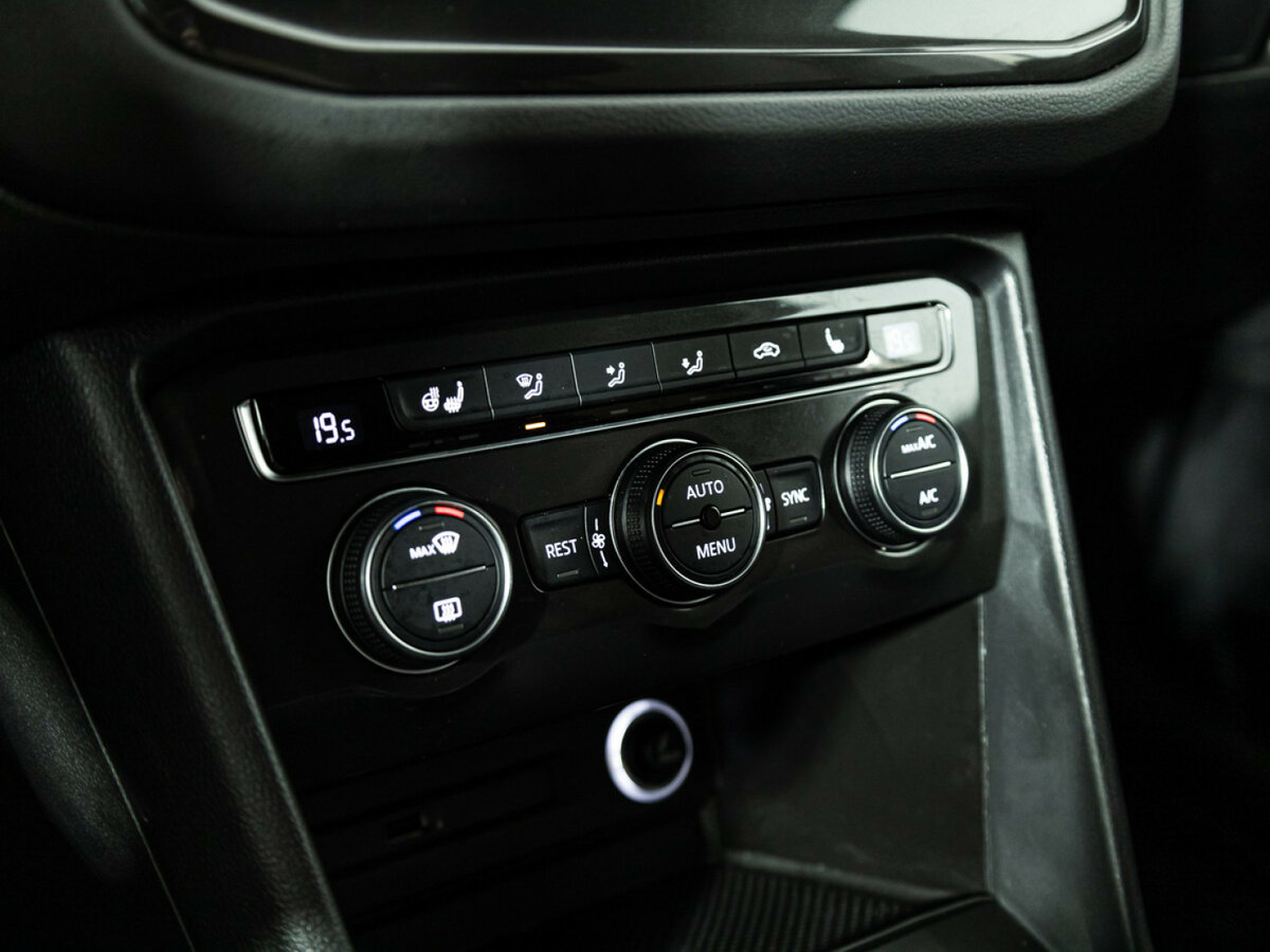 Б/У Фольксваген Тигуан 2017 года. Фото: #11