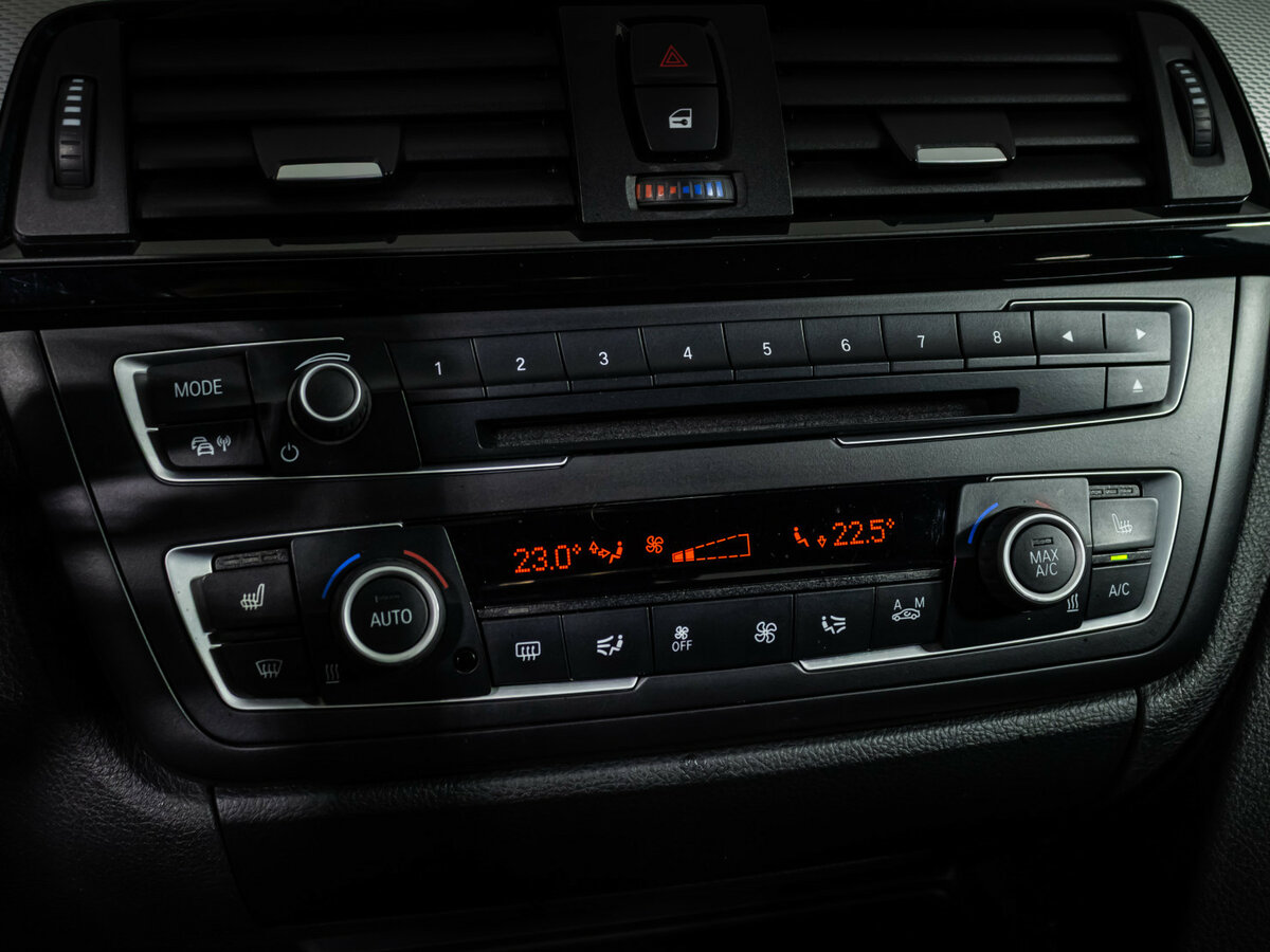 Б/У БМВ 3 серии 2015 года. Фото: #12