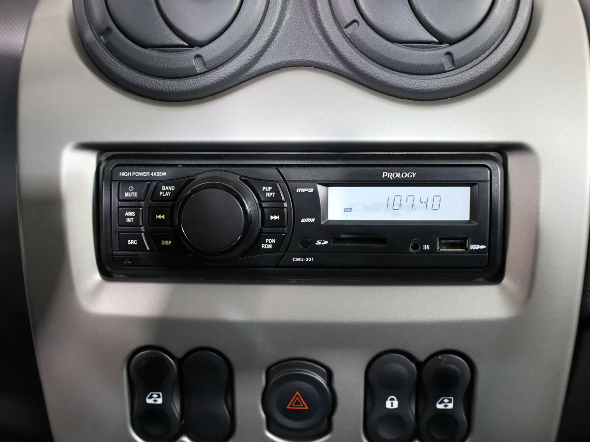 Б/У Рено Логан 2015 года. Фото: #13