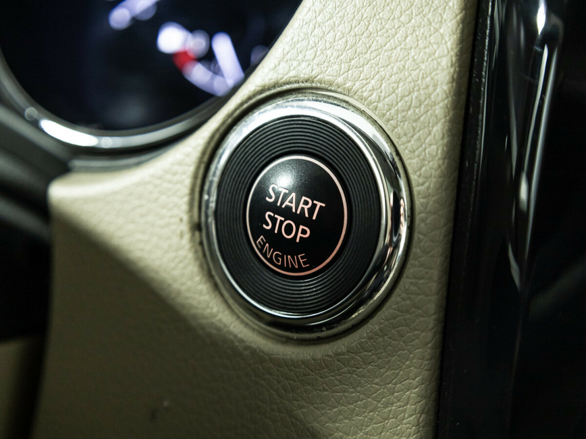 Б/У Ниссан Икс-Трейл 2015 года. Фото: #17