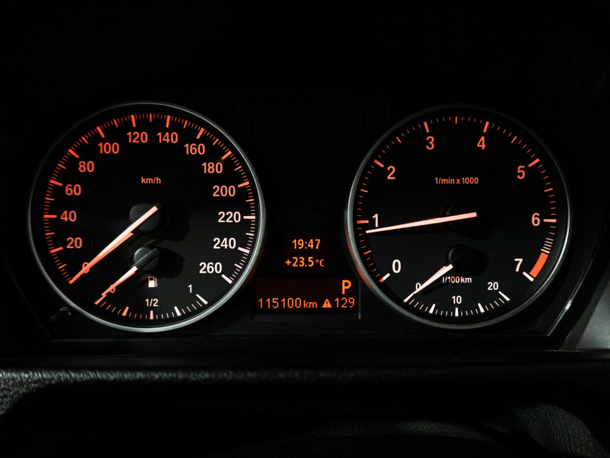 Б/У БМВ Икс1 2013 года. Фото: #11