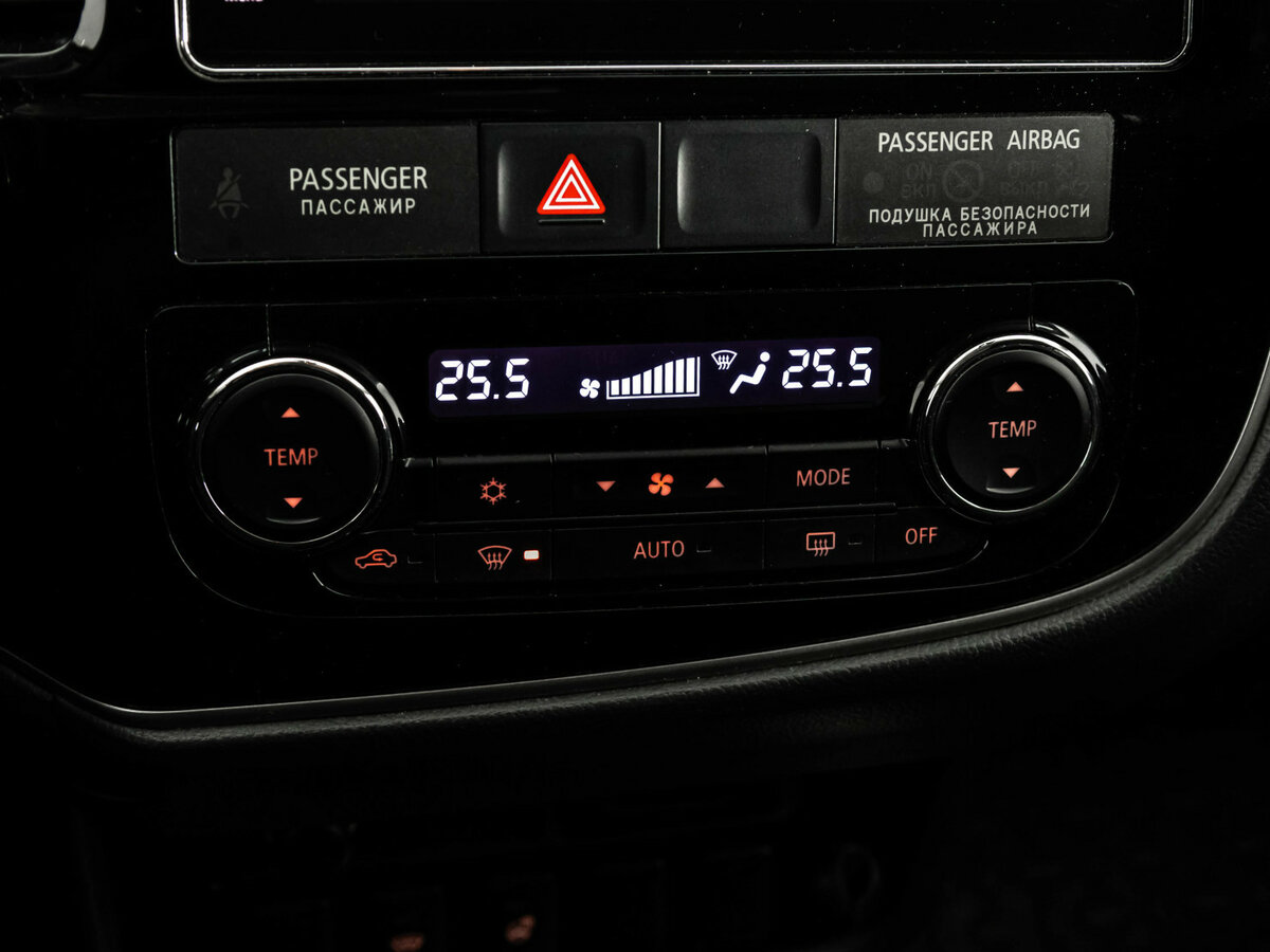 Б/У Митсубиши Оутлэндер 2018 года. Фото: #11