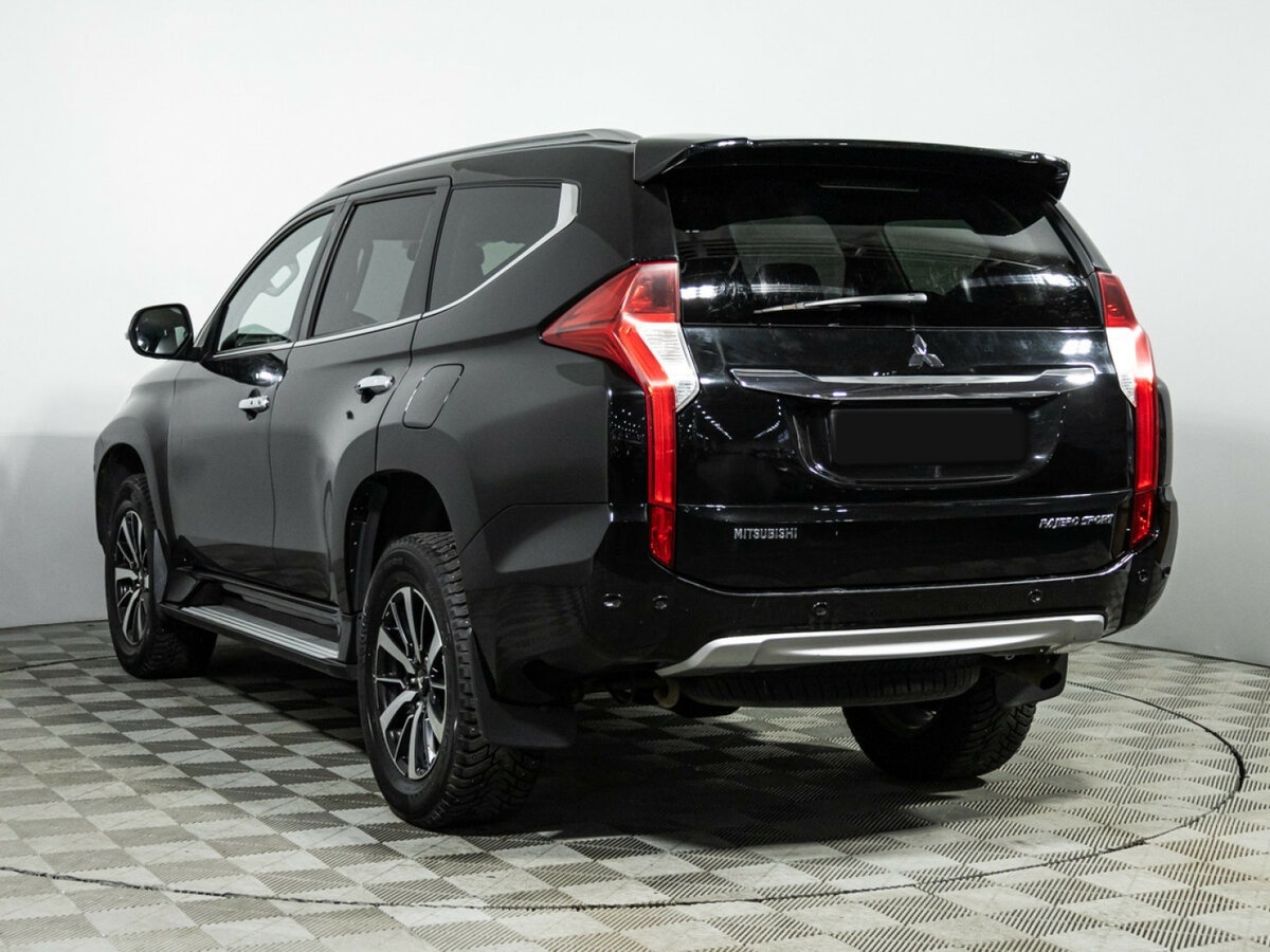 Б/У Митсубиши Паджеро Спорт 2017 года. Фото: #5